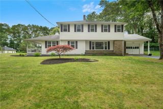 15 Bestwick Trail, Coventry, RI 02816