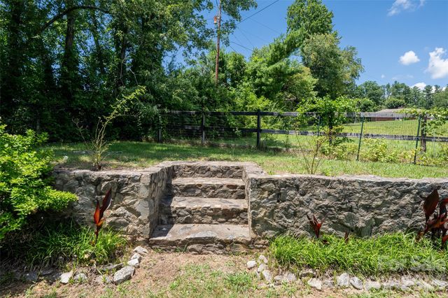 187 Sheehan Road, Fletcher, NC 28732