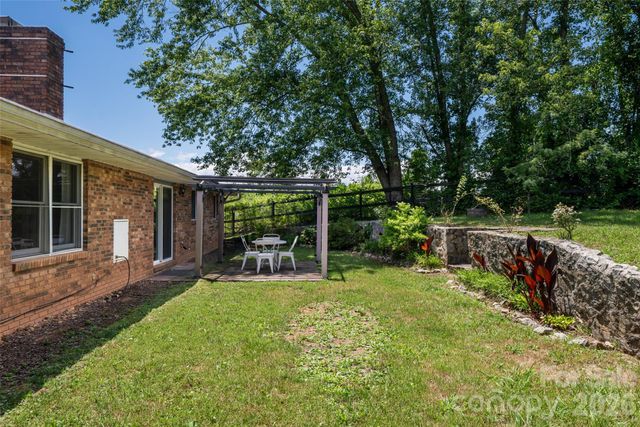 187 Sheehan Road, Fletcher, NC 28732