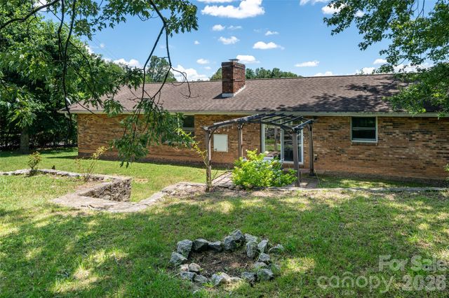 187 Sheehan Road, Fletcher, NC 28732