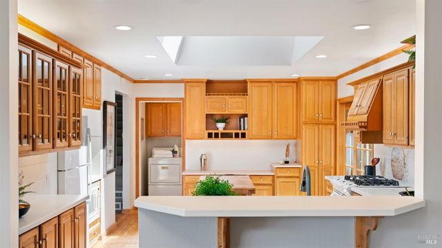 5 Viox Way, San Rafael, CA 94901