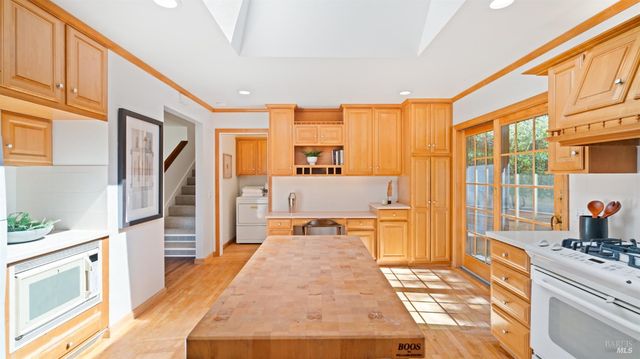 5 Viox Way, San Rafael, CA 94901