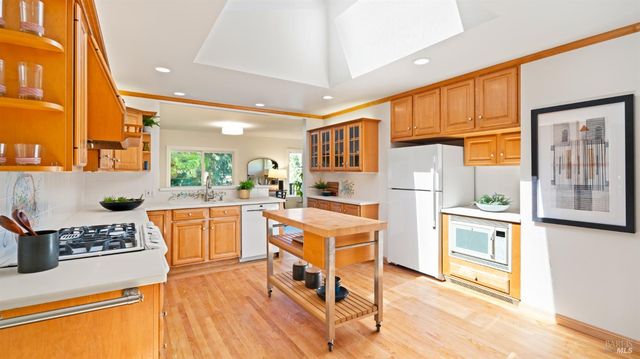 5 Viox Way, San Rafael, CA 94901