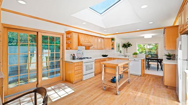 5 Viox Way, San Rafael, CA 94901