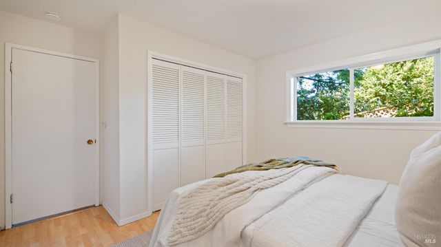 5 Viox Way, San Rafael, CA 94901