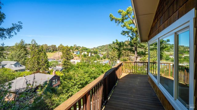 5 Viox Way, San Rafael, CA 94901