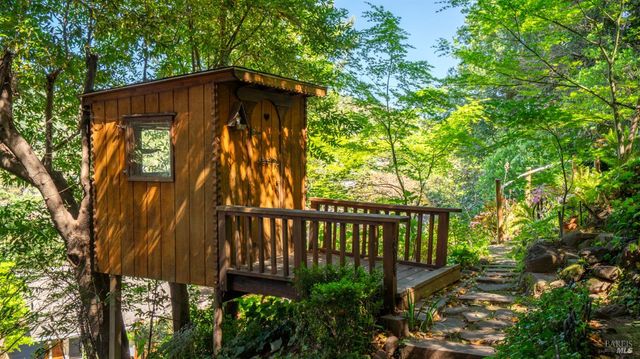 5 Viox Way, San Rafael, CA 94901