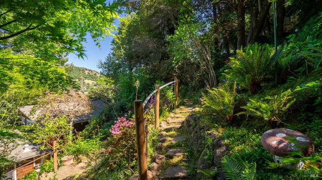 5 Viox Way, San Rafael, CA 94901