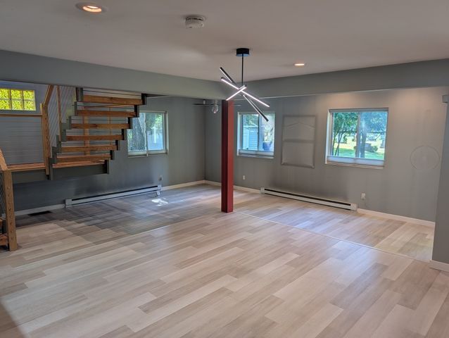 192 Ambrose St, Springfield, MA 01109