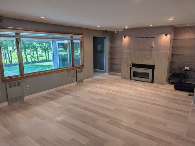 192 Ambrose St, Springfield, MA 01109