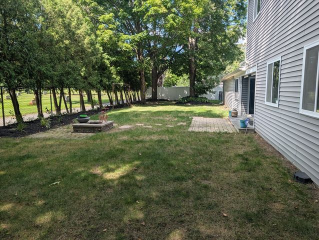 192 Ambrose St, Springfield, MA 01109