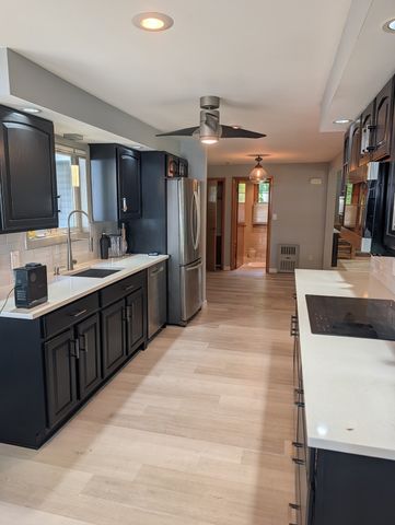 192 Ambrose St, Springfield, MA 01109