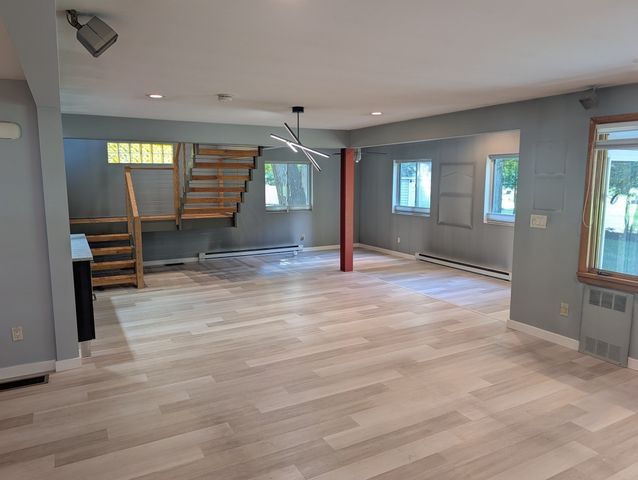 192 Ambrose St, Springfield, MA 01109