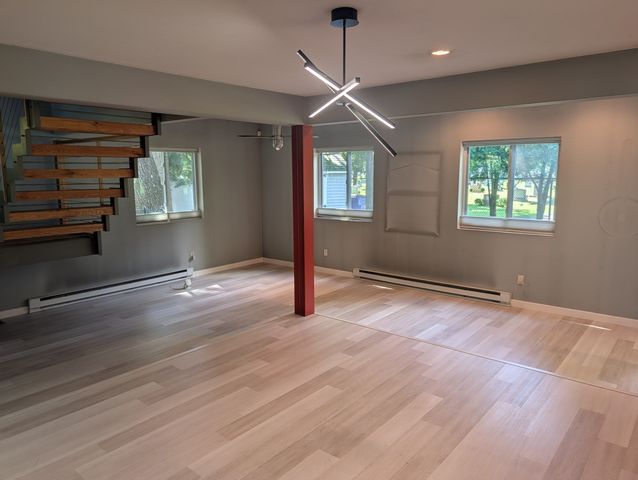 192 Ambrose St, Springfield, MA 01109