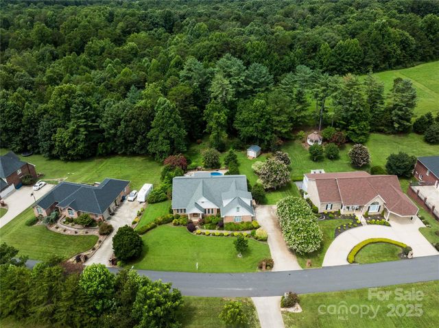 38 Par Drive, Granite Falls, NC 28630