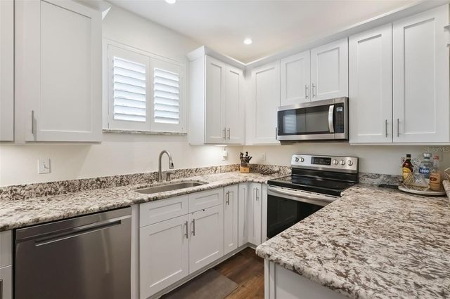 2401 LEGACY LAKE DRIVE 2401, Maitland, FL 32751