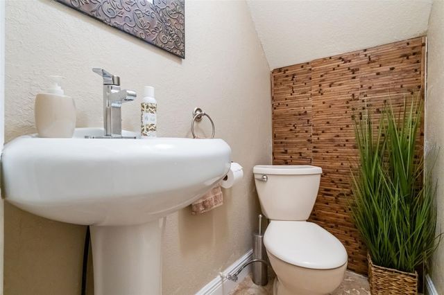 2401 LEGACY LAKE DRIVE 2401, Maitland, FL 32751