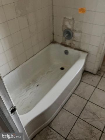 3941 K ST, Philadelphia, PA 19124