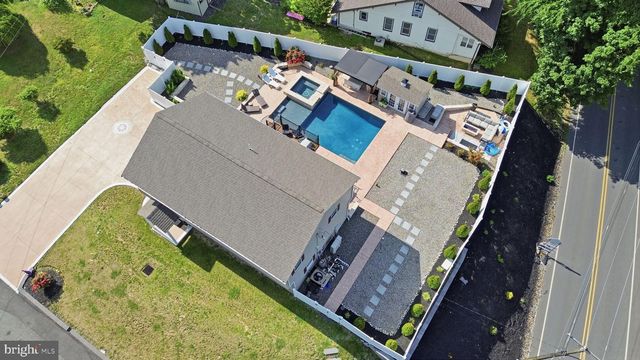 4501 NICHOL AVE, Newportville, PA 19056