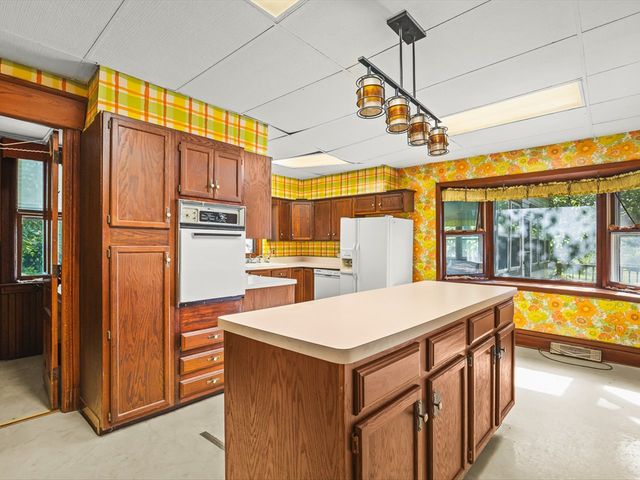 9637 POPLAR GROVE Road, Belvidere, IL 61008
