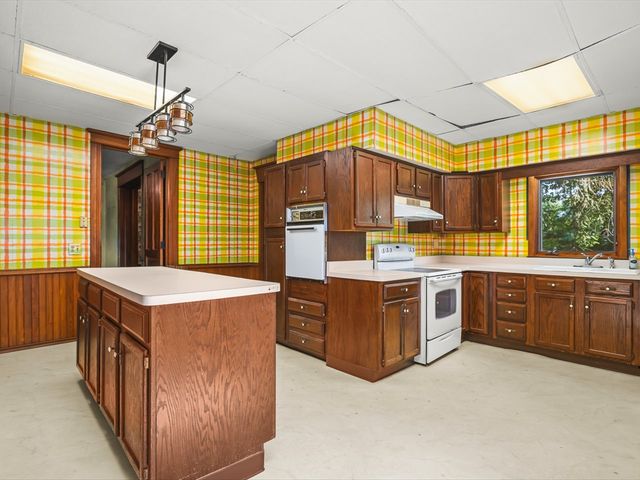 9637 POPLAR GROVE Road, Belvidere, IL 61008