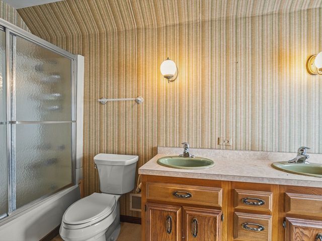 9637 POPLAR GROVE Road, Belvidere, IL 61008