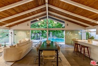 586 Lorna Lane, Los Angeles, CA 90049