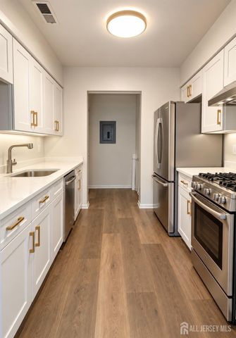 64 Almond Drive, Franklin Twsp, NJ 08873