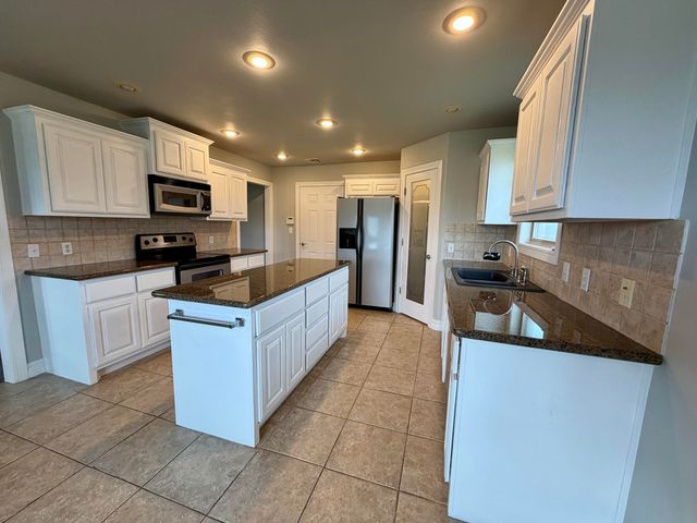 2003 Estates Drive, Grove, OK 74344