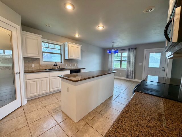 2003 Estates Drive, Grove, OK 74344