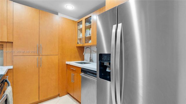 11111 Biscayne Blvd 9H, Miami, FL 33181