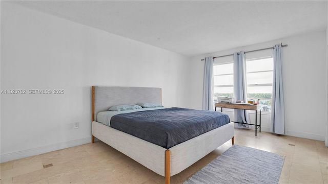 11111 Biscayne Blvd 9H, Miami, FL 33181