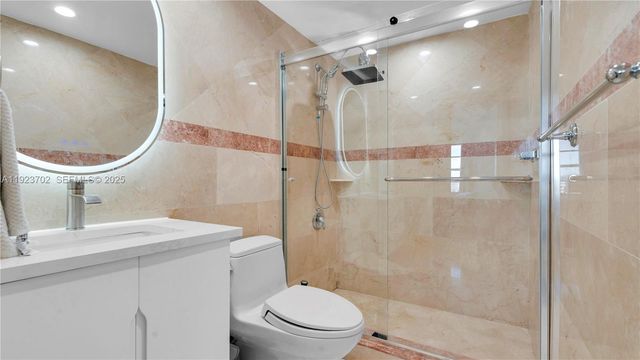 11111 Biscayne Blvd 9H, Miami, FL 33181