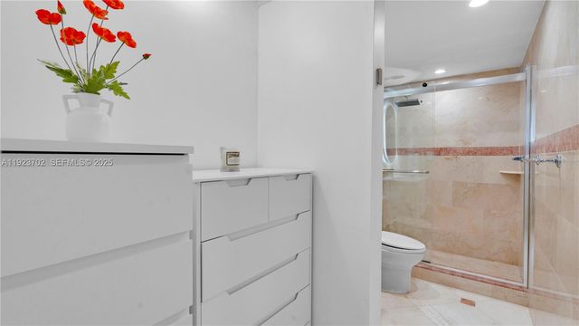 11111 Biscayne Blvd 9H, Miami, FL 33181