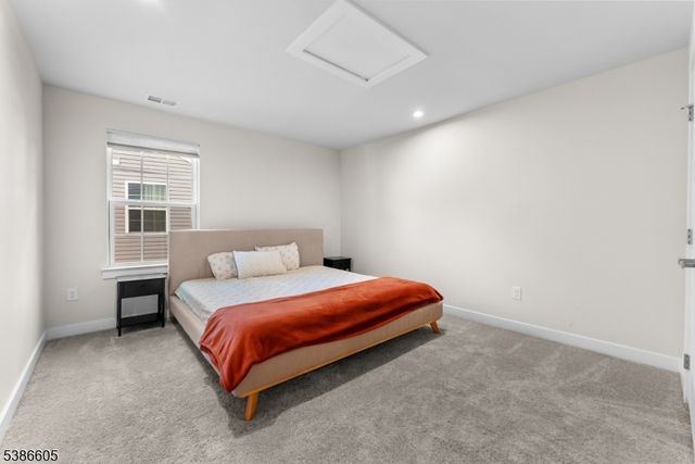 58 Oakwood Blvd, Union Twp., NJ 08827