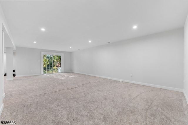 58 Oakwood Blvd, Union Twp., NJ 08827