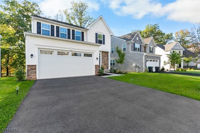 58 Oakwood Blvd, Union Twp., NJ 08827