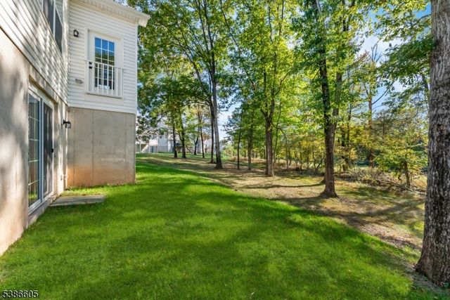 58 Oakwood Blvd, Union Twp., NJ 08827