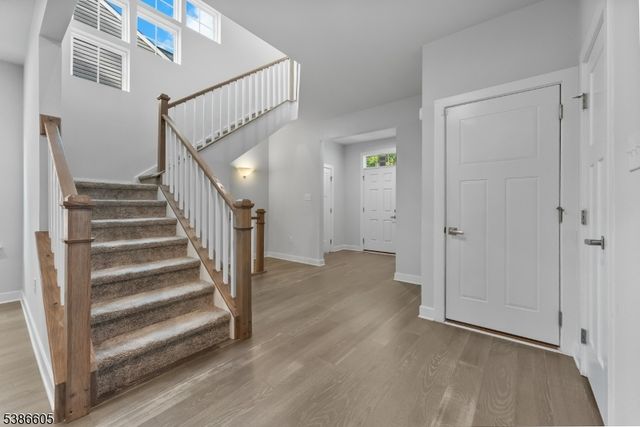 58 Oakwood Blvd, Union Twp., NJ 08827