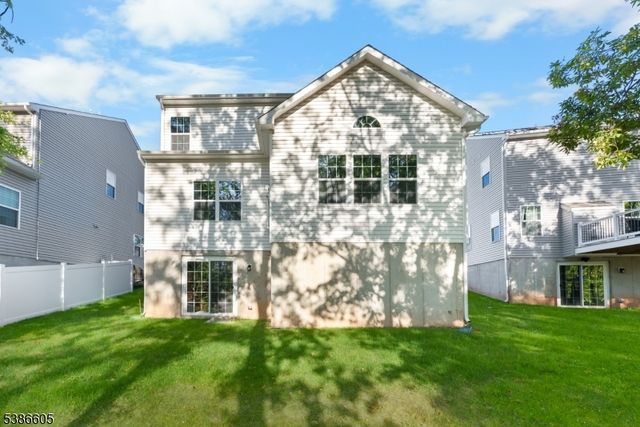 58 Oakwood Blvd, Union Twp., NJ 08827