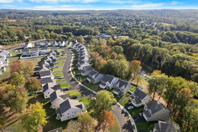 58 Oakwood Blvd, Union Twp., NJ 08827