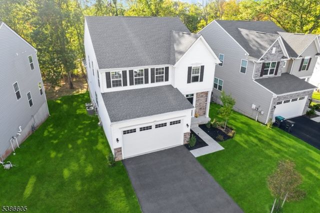 58 Oakwood Blvd, Union Twp., NJ 08827