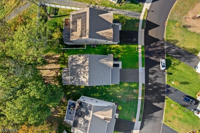 58 Oakwood Blvd, Union Twp., NJ 08827