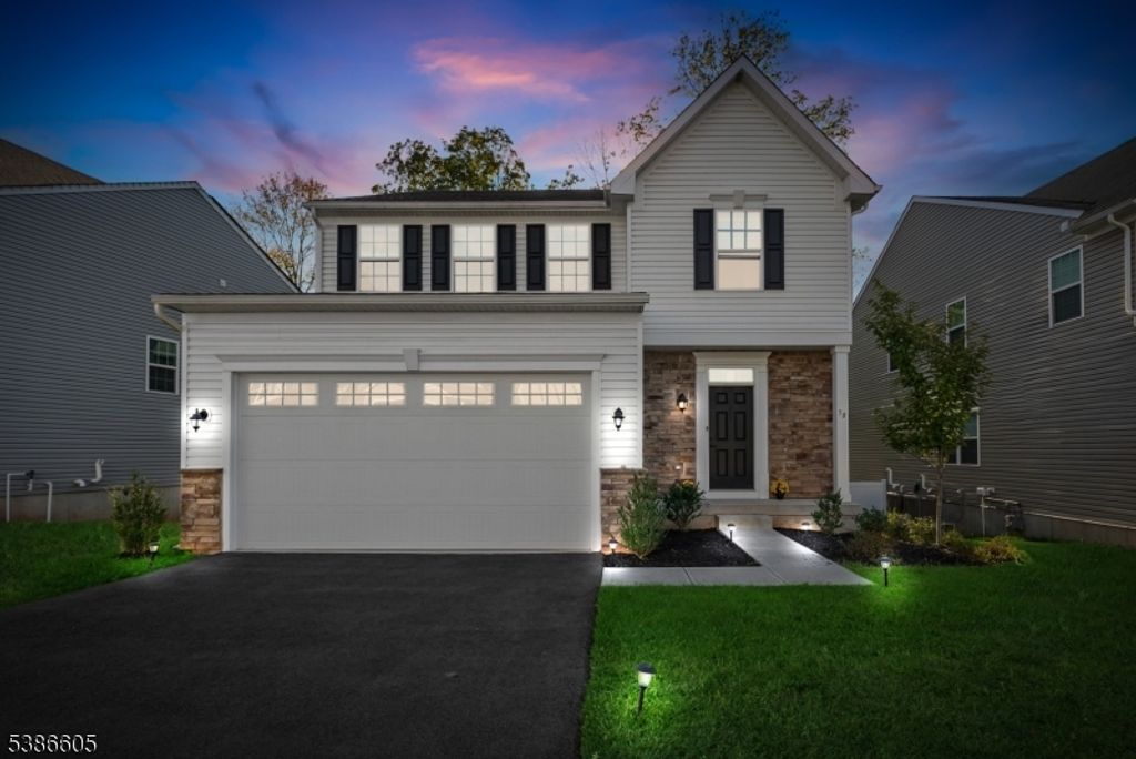 58 Oakwood Blvd, Union Twp., NJ 08827