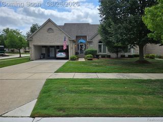20578 Hillsboro Drive, Macomb, MI 48044