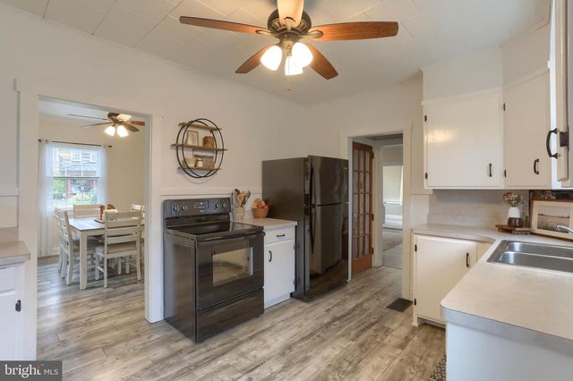 23 MAIN ST, Womelsdorf, PA 19567