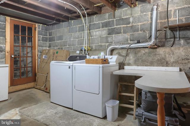 23 MAIN ST, Womelsdorf, PA 19567