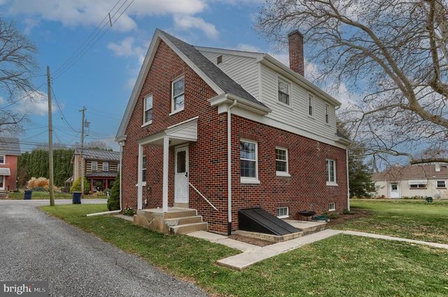 23 MAIN ST, Womelsdorf, PA 19567