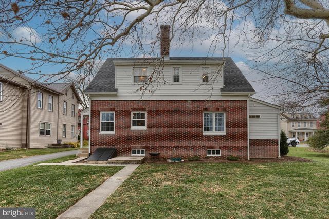 23 MAIN ST, Womelsdorf, PA 19567