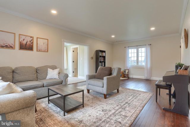 23 MAIN ST, Womelsdorf, PA 19567